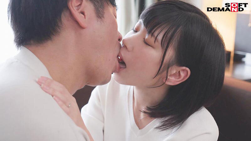 いつでもにこやかに話を聞いてくれる慈愛ママ、満ち溢れた性欲と向き合うことを決意した。相良明里 32歳 AV DEBUT